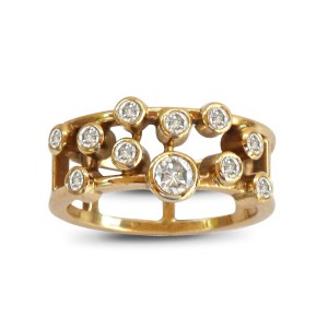 An 18k yellow gold ring with 0.50 carats of diamonds