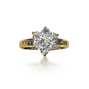 An 18k yellow gold old cut diamond cluster ring